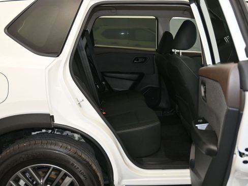 Certified 2023 Nissan Rogue S image 25