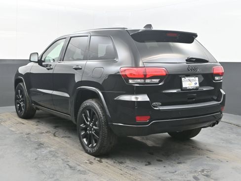 Used 2019 Jeep Grand Cherokee Altitude image 6