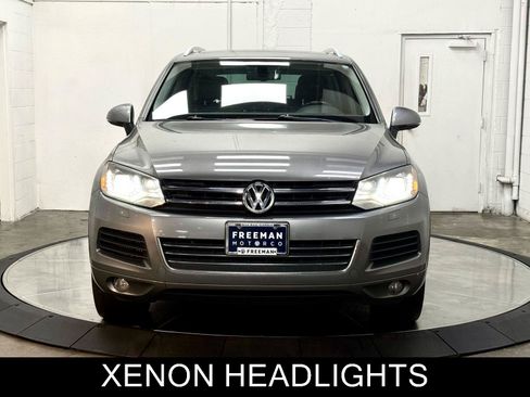 Used 2012 Volkswagen Touareg TDI AWD/4WD image 3