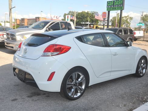 Used 2013 Hyundai Veloster w/ Tech Pkg FWD image 11