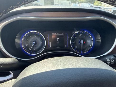 Used 2023 Chrysler Voyager LX FWD image 35