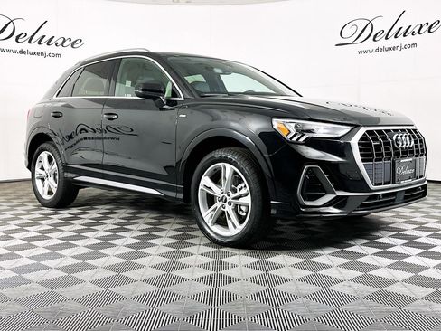 Used 2023 Audi Q3 2.0T Premium Plus image 1