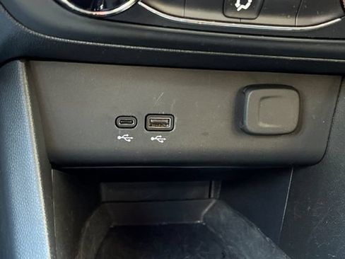 Used 2025 Buick Encore GX Preferred FWD image 36