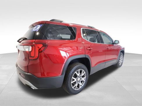 Used 2020 GMC Acadia SLT w/ Driver Alert Package II AWD/4WD image 3