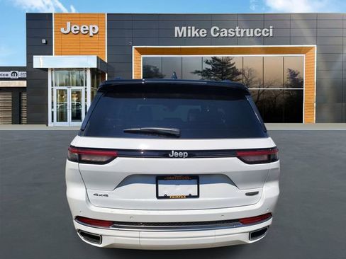 New 2025 Jeep Grand Cherokee Summit image 4