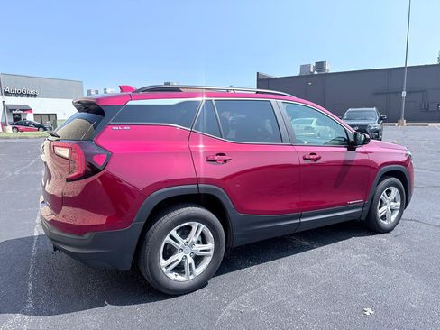Used 2023 GMC Terrain SLE w/ Driver Convenience Package AWD/4WD image 5