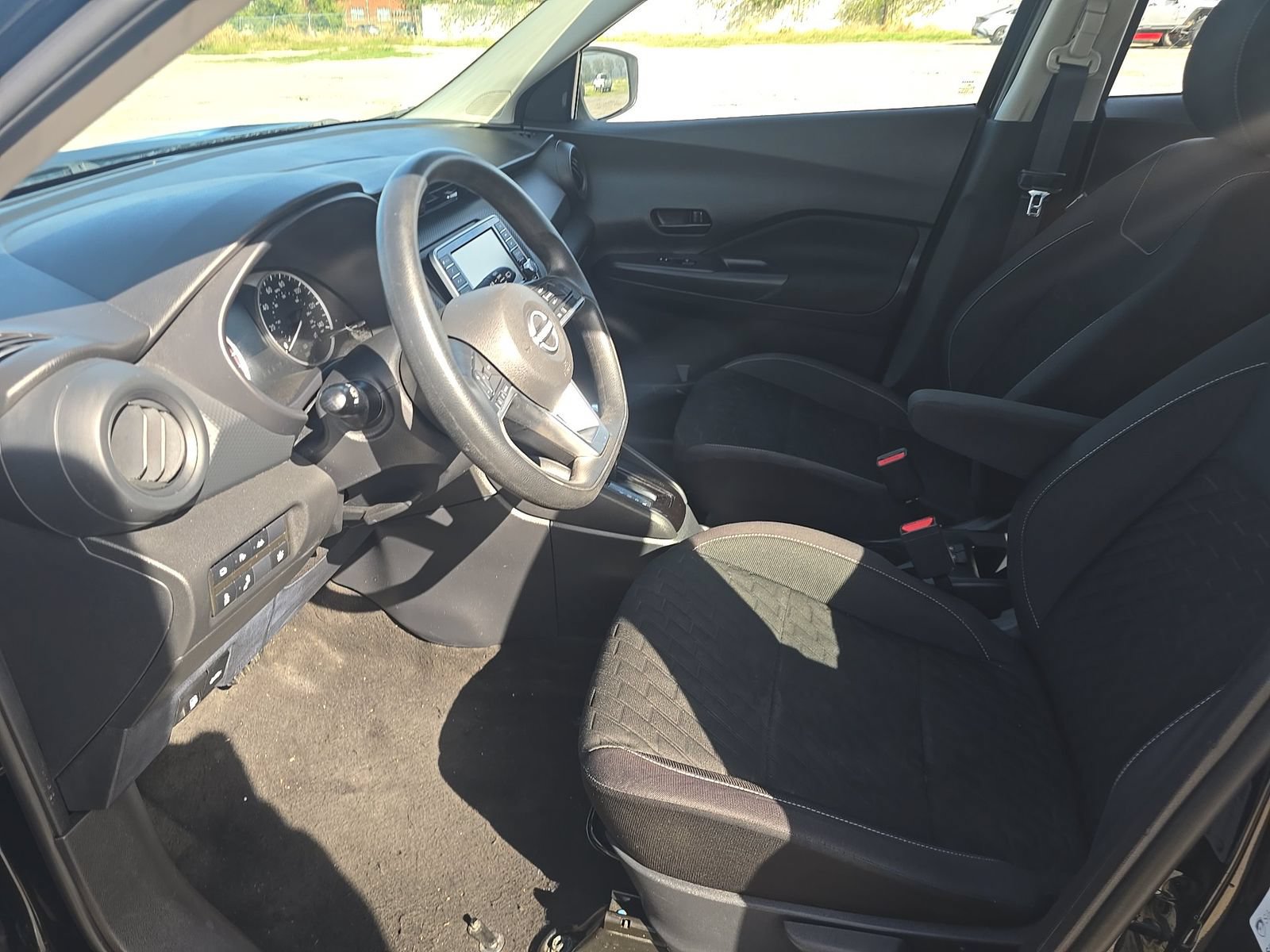 Used 2022 Nissan Kicks S FWD image 6