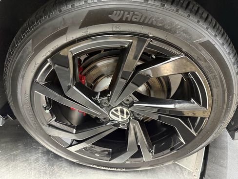 Used 2024 Volkswagen Jetta GLI Autobahn w/ GLI Black Package image 33