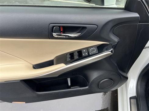 Used 2015 Lexus IS 250 AWD image 11