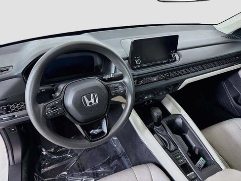Used 2025 Honda Accord LX image 17