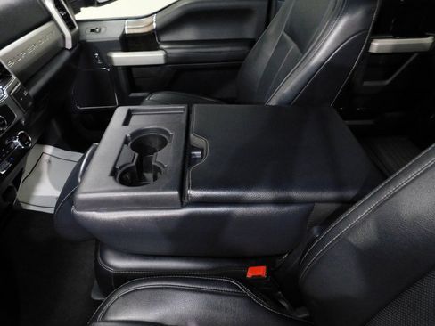 Used 2022 Ford F250 Lariat w/ Black Appearance Pkg image 41