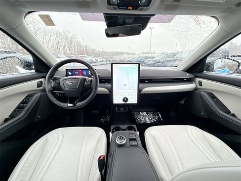 Used 2022 Ford Mustang Mach-E Premium image 23