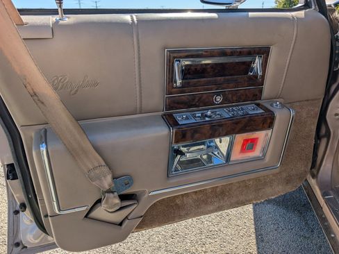 Used 1990 Cadillac Brougham image 69