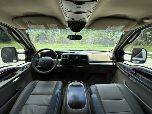 Used 2004 Ford Excursion Eddie Bauer image 10