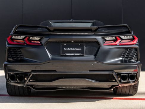 Used 2024 Chevrolet Corvette Stingray Premium Conv w/ Z51 Performance Package RWD image 7