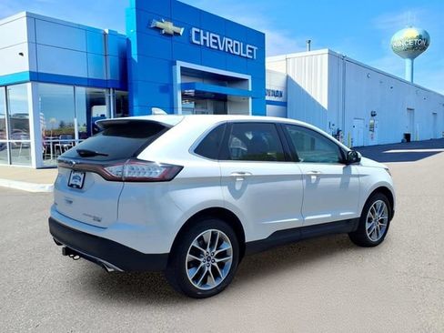 Used 2018 Ford Edge Titanium w/ Equipment Group 301A AWD/4WD image 3