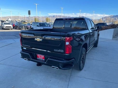 Used 2022 Chevrolet Silverado 1500 High Country w/ Technology Package image 6