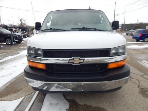 Used 2017 Chevrolet Express 3500 LT w/ LT Preferred Equipment Group image 8