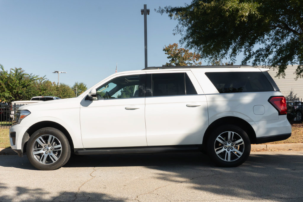 Used 2024 Ford Expedition Max XLT RWD image 17