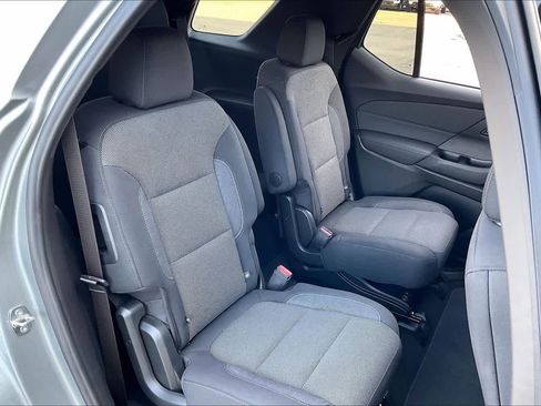 Certified 2023 Chevrolet Traverse LT w/ Rear Camera Mirror Package image 18