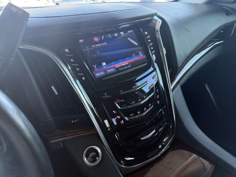 Used 2016 Cadillac Escalade Premium AWD/4WD image 22