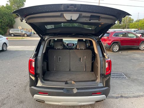 Used 2020 GMC Acadia SLT w/ LPO, Floor Liner Package AWD/4WD image 18
