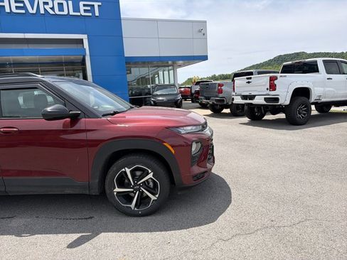 Used 2023 Chevrolet TrailBlazer RS AWD/4WD image 2