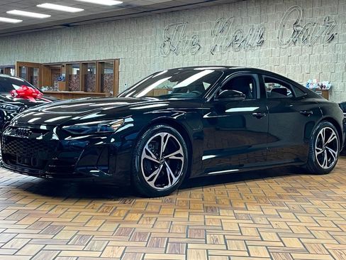 Used 2024 Audi e-tron GT Prestige w/ Prestige Package image 4