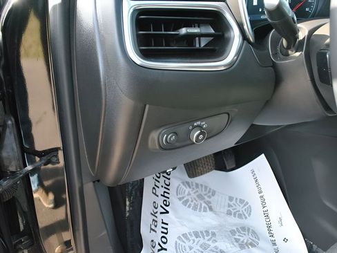 Used 2022 Chevrolet Equinox LT image 18