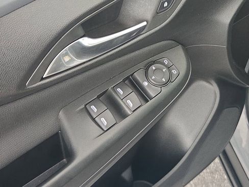 Used 2025 Buick Envista Preferred image 27