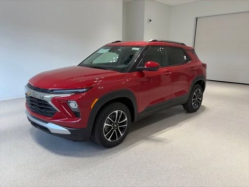 New 2026 Chevrolet TrailBlazer LT w/ Convenience Package AWD/4WD image 3