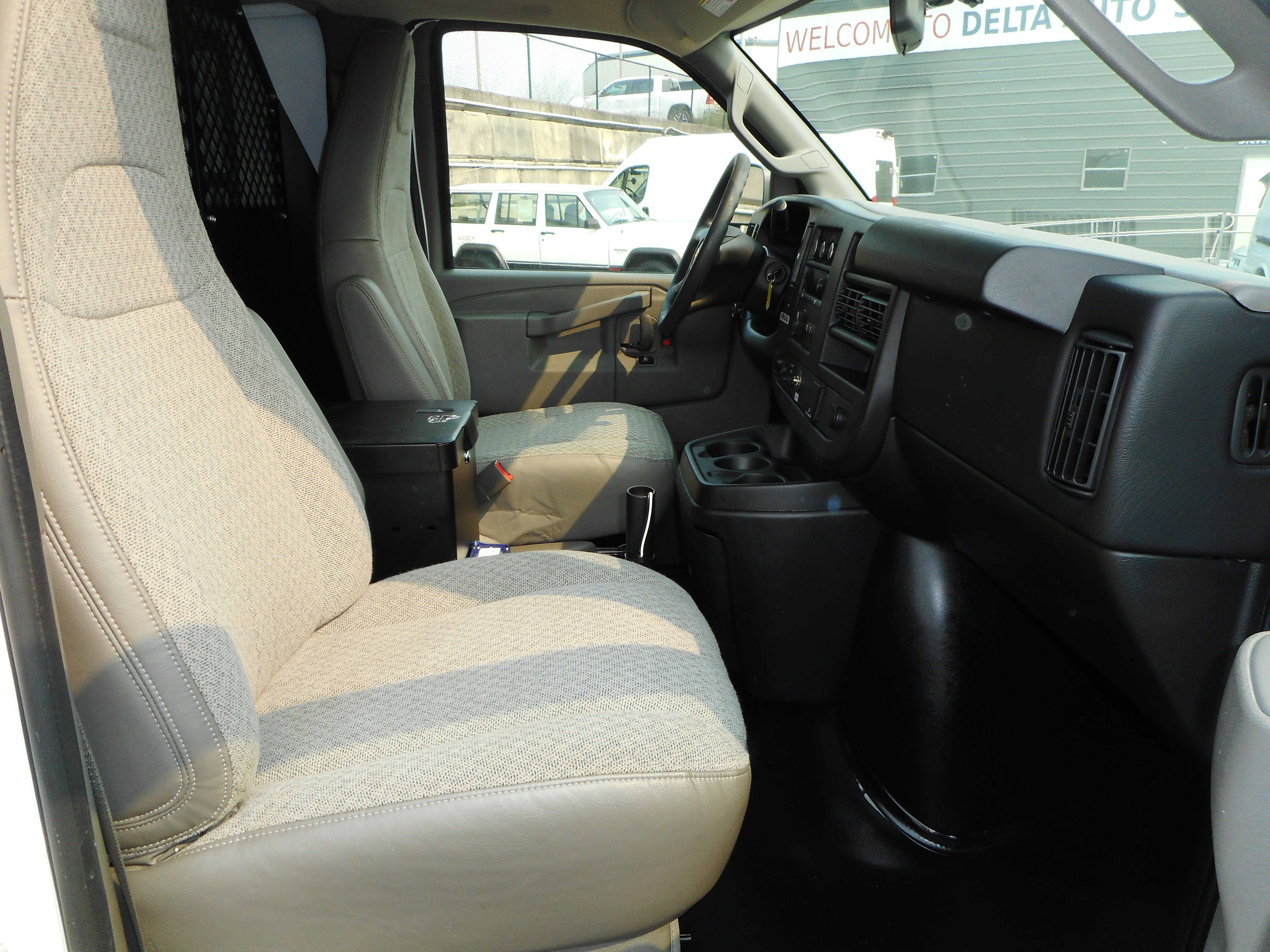Used 2016 Chevrolet Express 2500 w/ Cold Climate Package RWD image 24