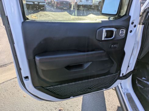 Used 2021 Jeep Wrangler Unlimited Rubicon image 12