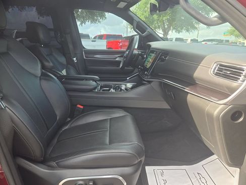 Used 2024 Jeep Wagoneer 4WD w/ Premium Group I image 20