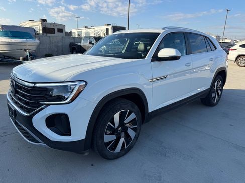 Used 2025 Volkswagen Atlas Cross Sport SE image 7