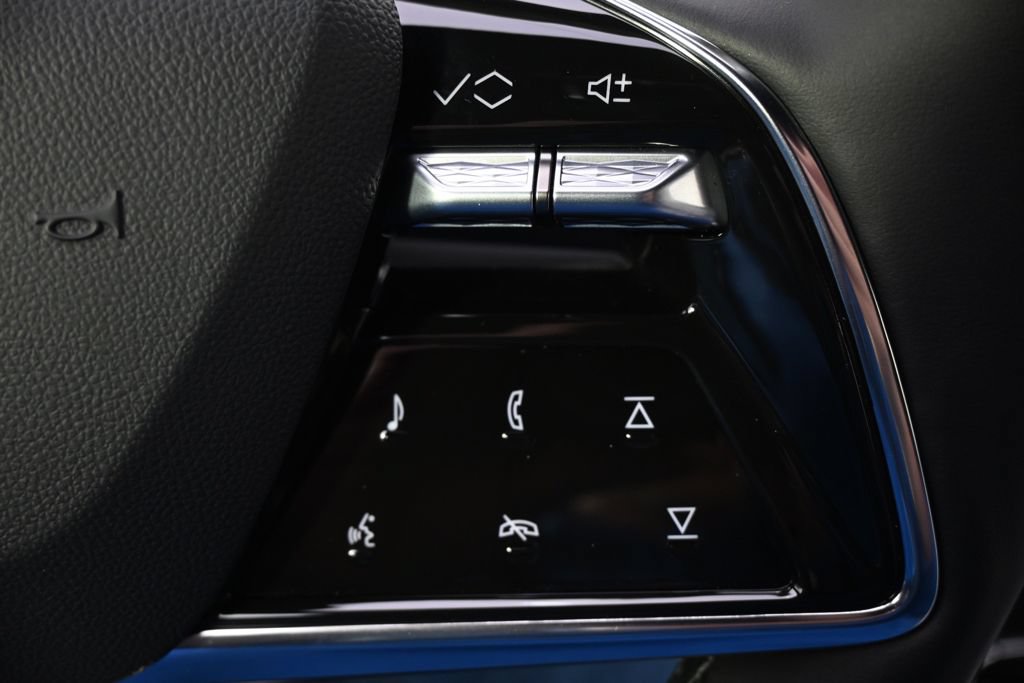 New 2026 Cadillac Lyriq Premium Luxury w/ LPO, Floor Liner Package AWD/4WD image 33