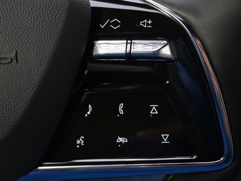 New 2026 Cadillac Lyriq Premium Luxury w/ LPO, Floor Liner Package AWD/4WD image 33