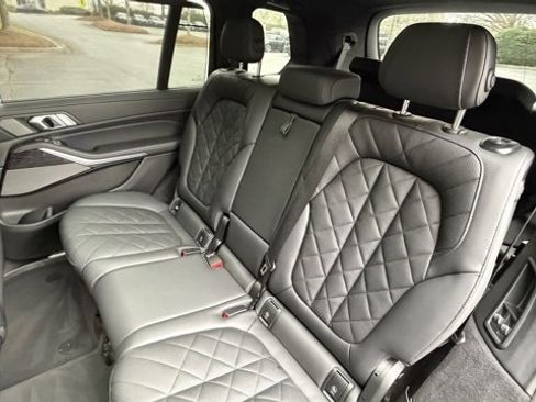 Used 2024 BMW X7 xDrive40i w/ Executive Package image 31