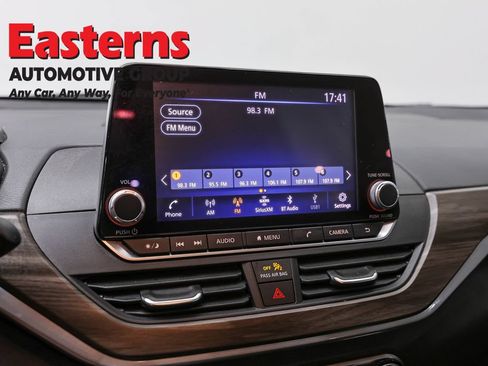 Used 2024 Nissan Altima 2.5 SV FWD image 19