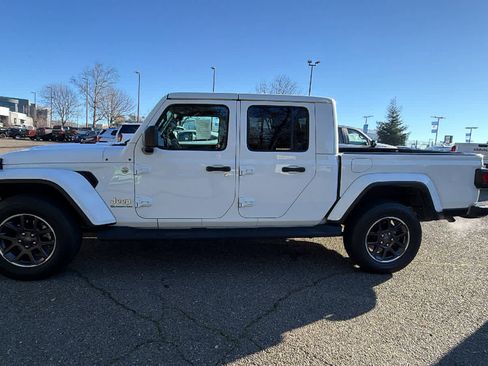 Used 2022 Jeep Gladiator Overland w/ Popular Equipment Package image 8