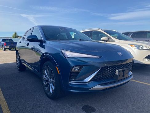 Used 2024 Buick Envista Avenir image 2