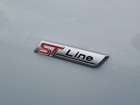 Certified 2025 Ford Escape ST-Line FWD image 8