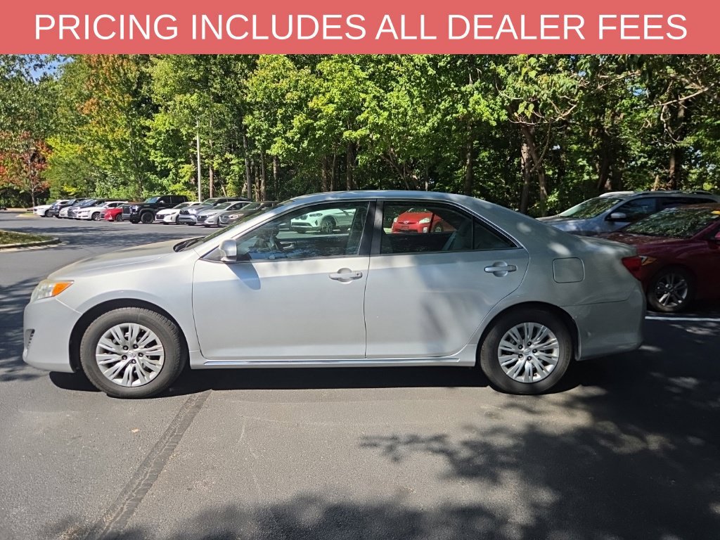 Used 2014 Toyota Camry LE FWD image 12