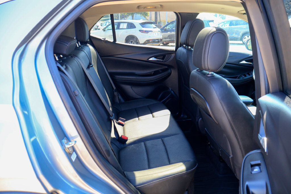 Used 2023 Buick Encore GX Essence w/ Experience Buick Package FWD image 10