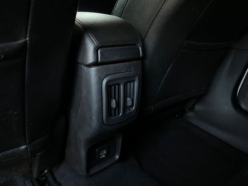 Used 2018 Jeep Compass Latitude AWD/4WD image 32