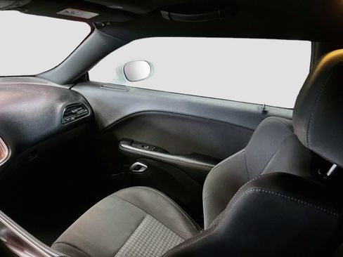 Used 2019 Dodge Challenger R/T RWD image 21