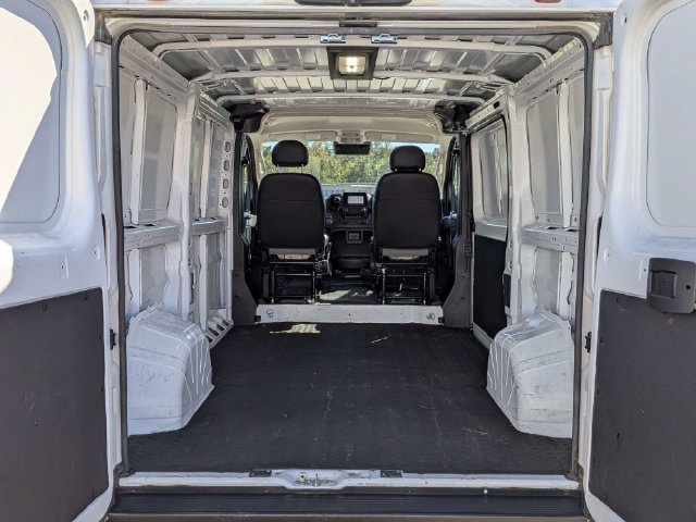 Used 2025 RAM ProMaster 2500 w/ Convenience Group FWD image 14