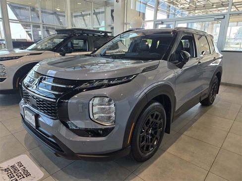 New 2025 Mitsubishi Outlander Trail Edition image 2