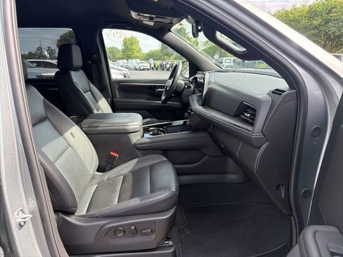 Used 2025 Chevrolet Suburban Z71 AWD/4WD image 11