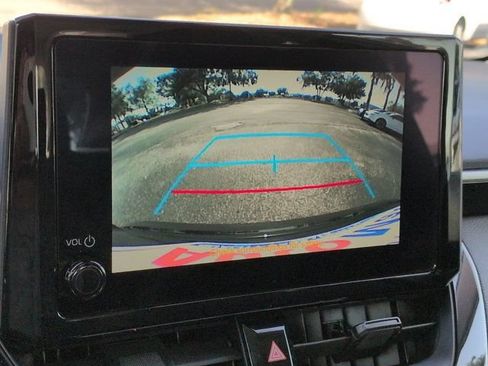 Used 2025 Toyota Corolla LE FWD image 18